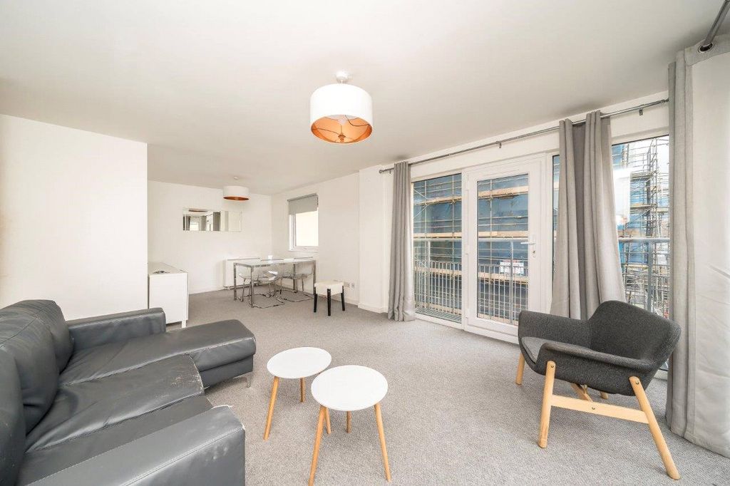 Property photo 2 of 10 Living Room