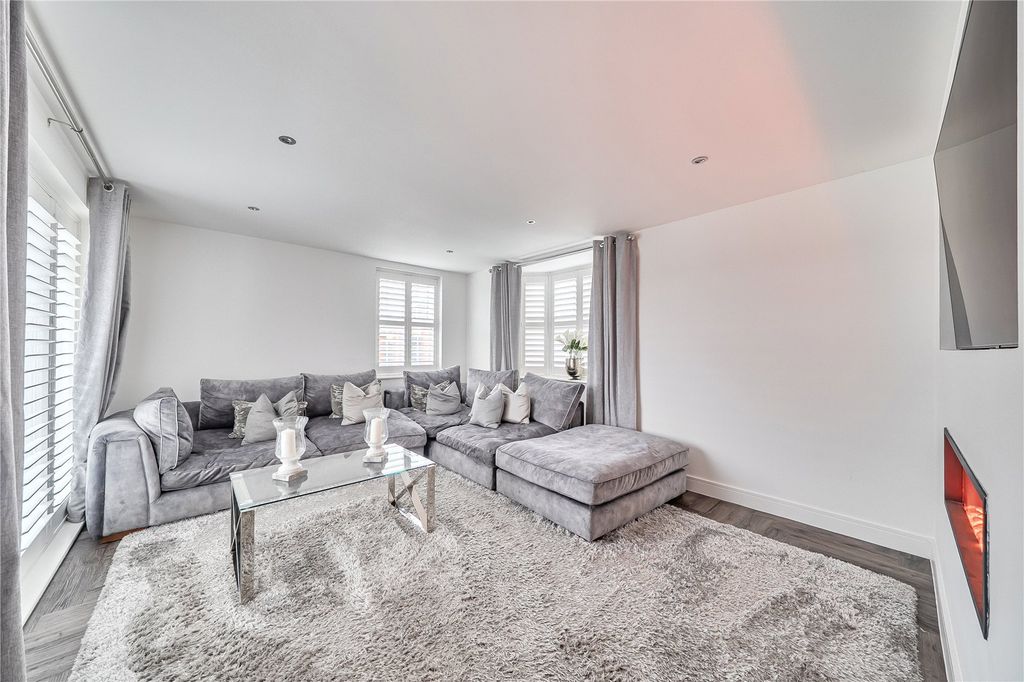 Property photo 2 of 27 Picture No. 22