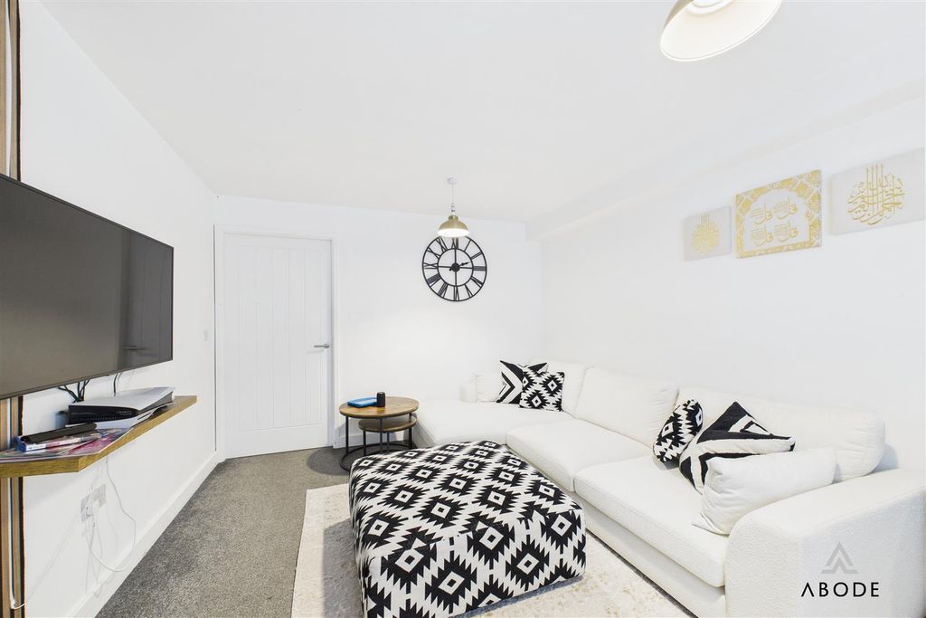 Property photo 2 of 17 Cam02696G0-Pr0549-Still001.Jpg