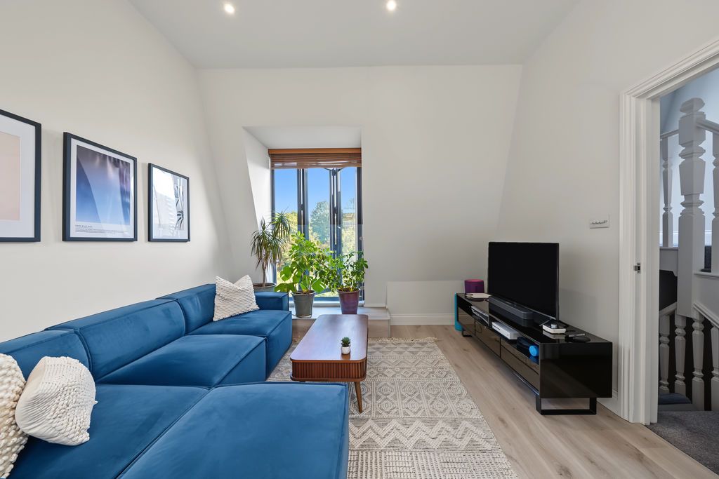 Property photo 1 of 13 Photo 6