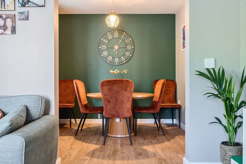 Property photo 3 of 24