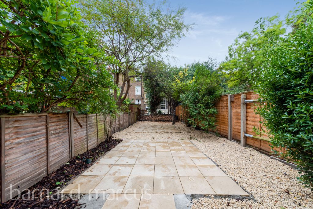 Property photo 3 of 7 Garden