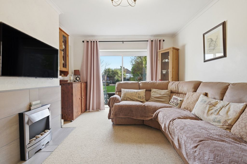 Property photo 2 of 29