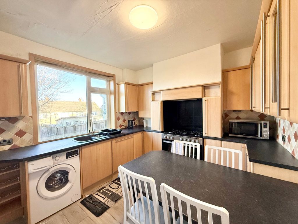 Property photo 2 of 13 Picture No. 15