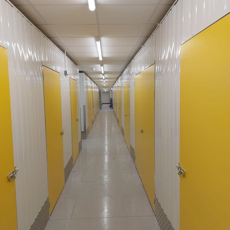 Property photo 3 of 7 Corridor