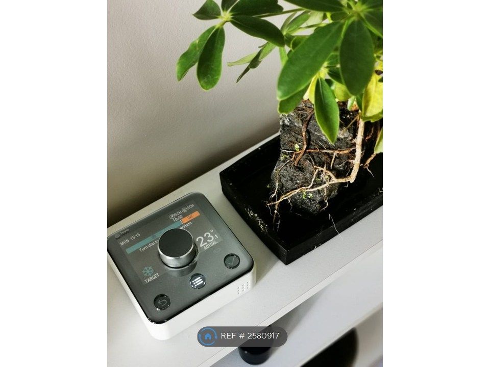 Property photo 2 of 8 Hive Heating