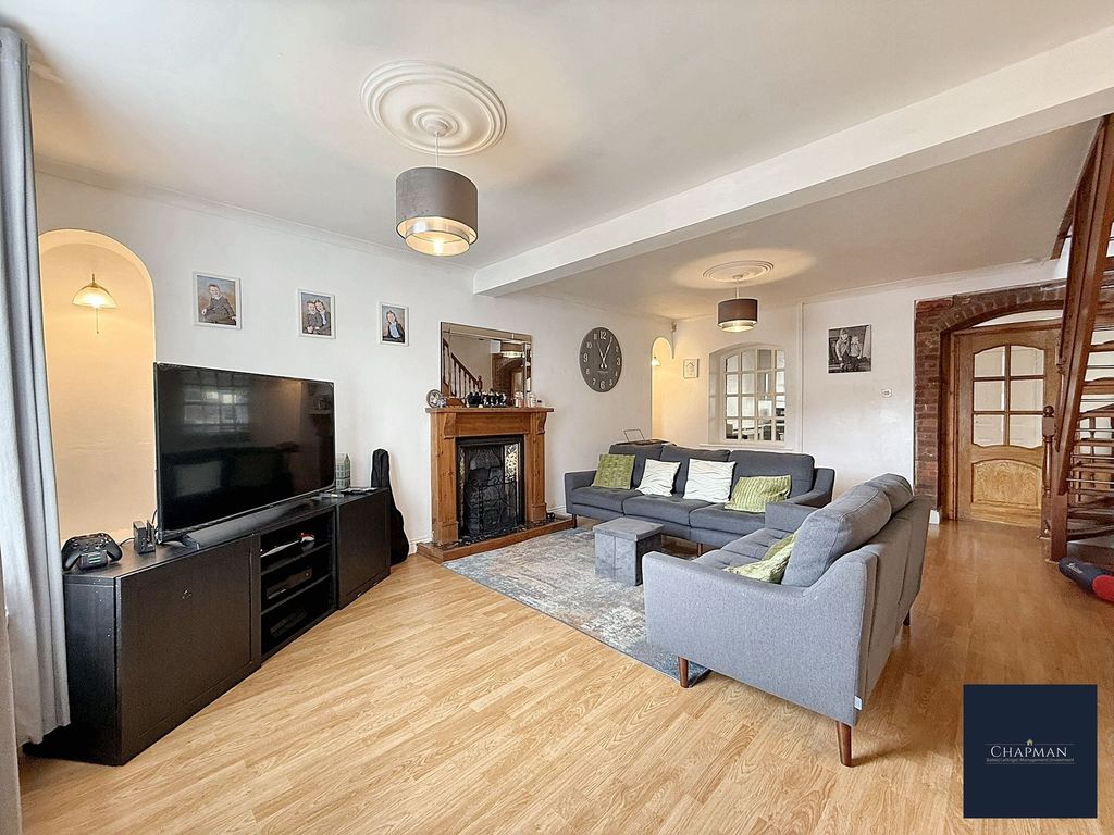 Property photo 2 of 23