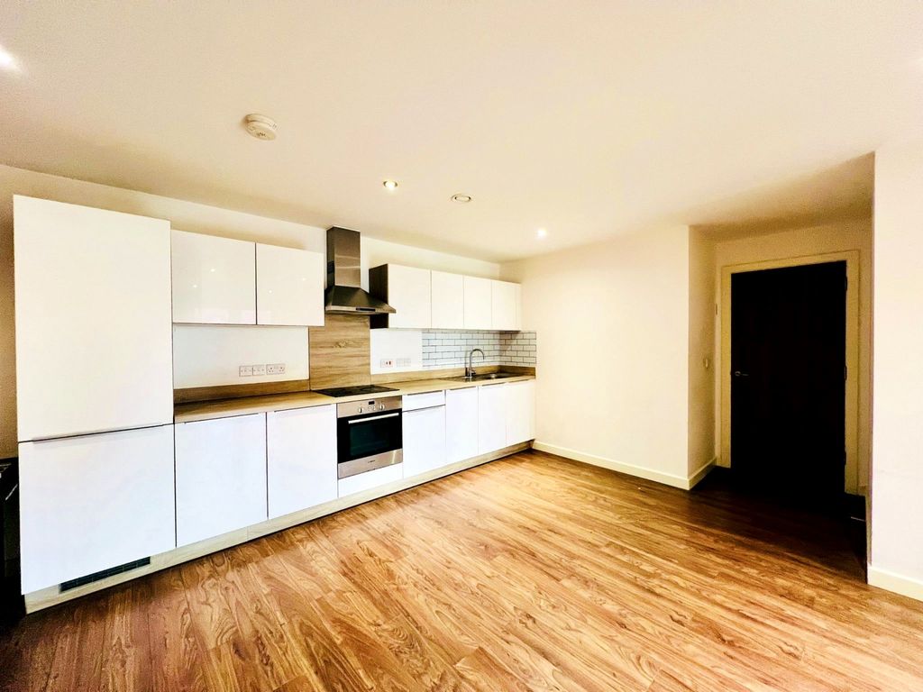 Property photo 3 of 12 Lounge