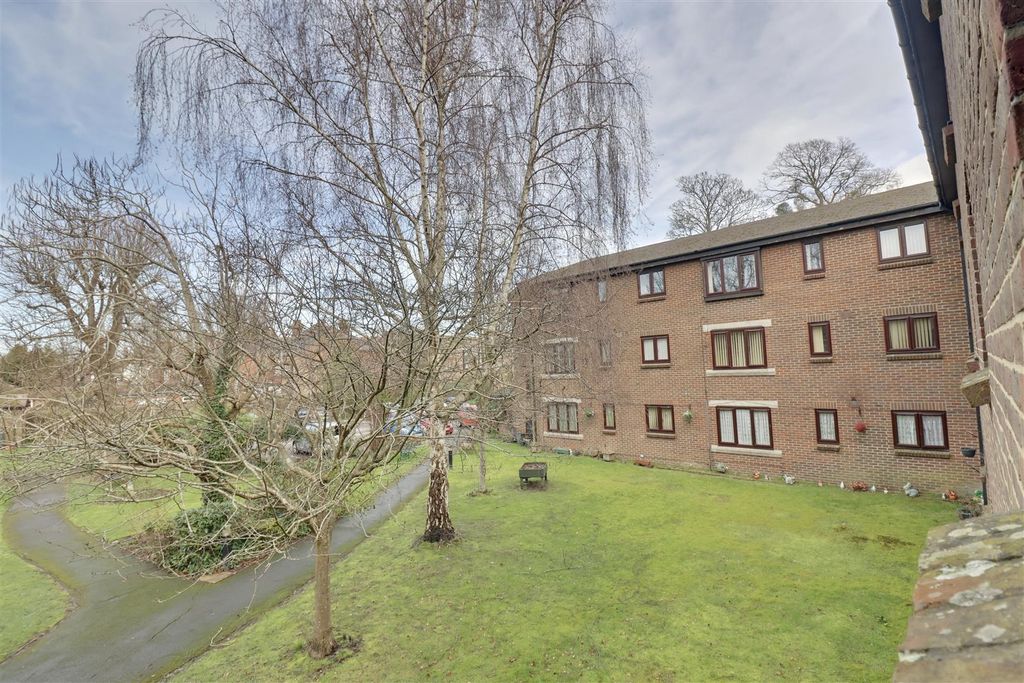 Property photo 1 of 13 Cb890F9B-8C6E-49Fc-B544-Cf187C0Cb31E_1_201_A.Jpeg