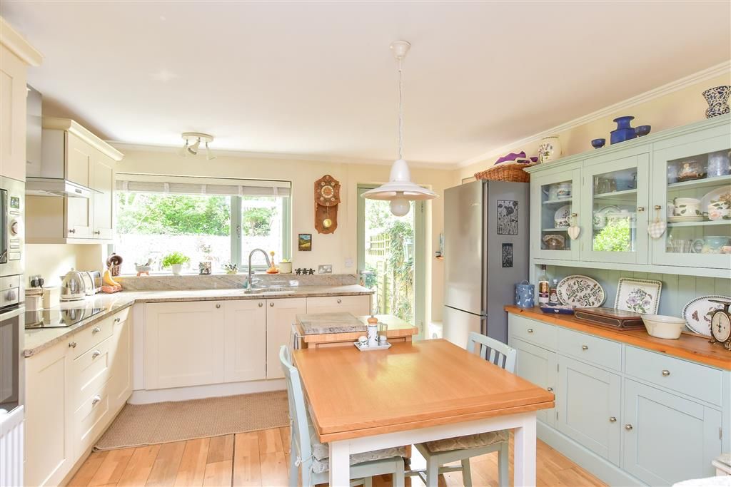 Property photo 1 of 10 Kitchen Area
