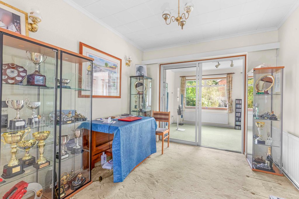 Property photo 3 of 11