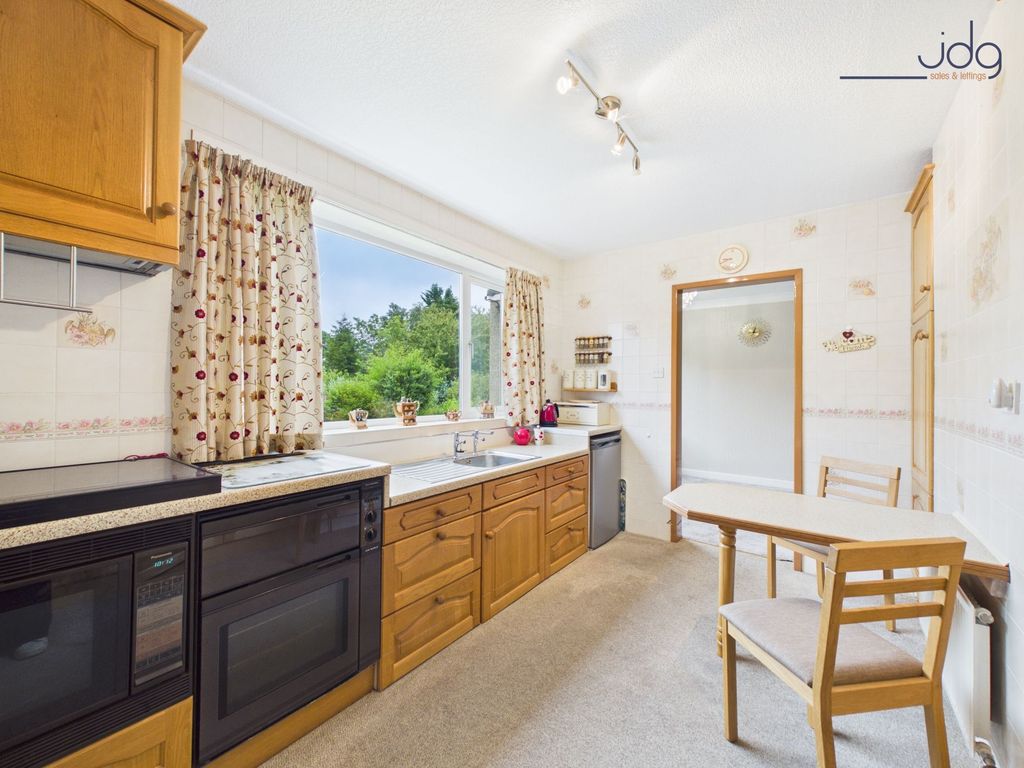 Property photo 3 of 15 Kitchen