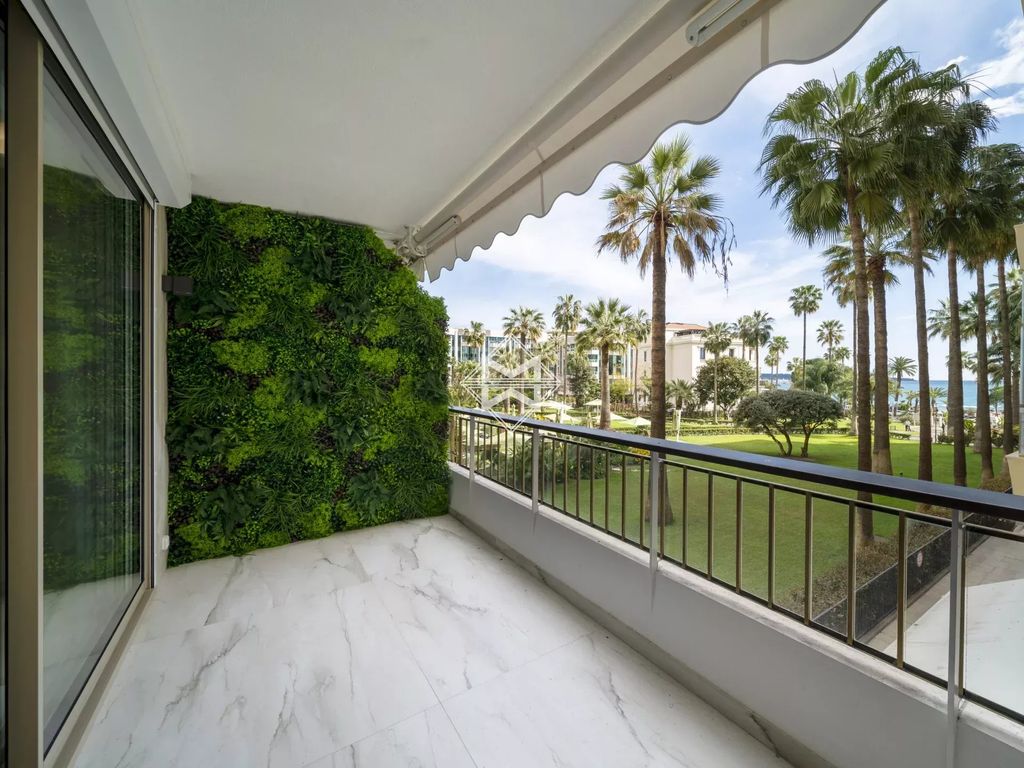 Property photo 2 of 11 12725 45 Croisette Bat Dauphin Cannes Immo Magrey And Son