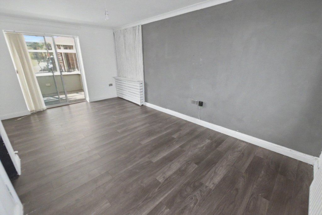 Property photo 2 of 15 Picture No. 14