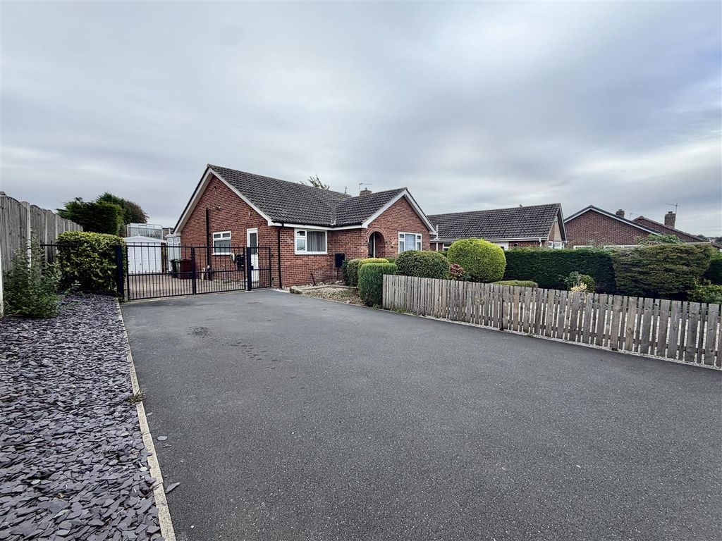 Property photo 1 of 28