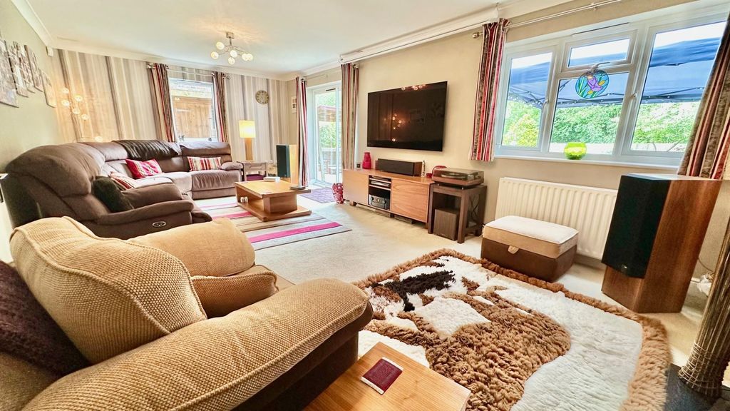 Property photo 3 of 38