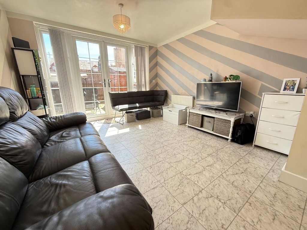 Property photo 2 of 19 19.Jpg