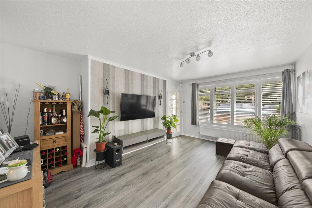 Property photo 2 of 13 1