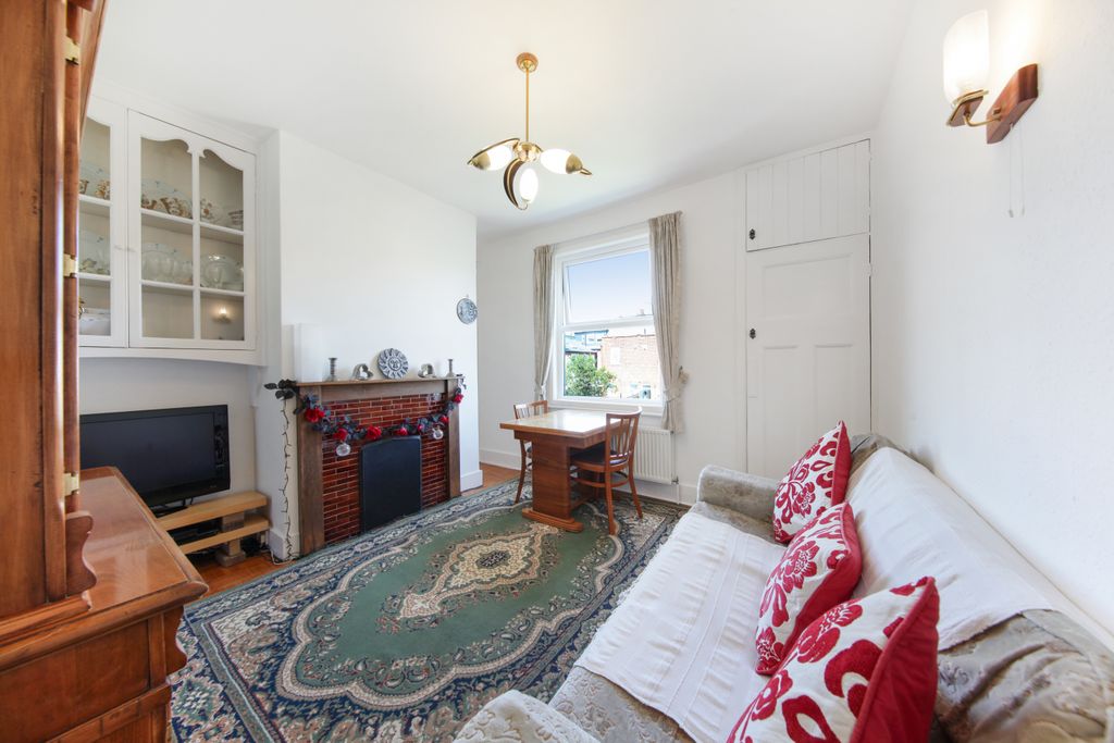Property photo 1 of 5 12A Odessa Road - F3Hph2Xhjulxyoaiiwae