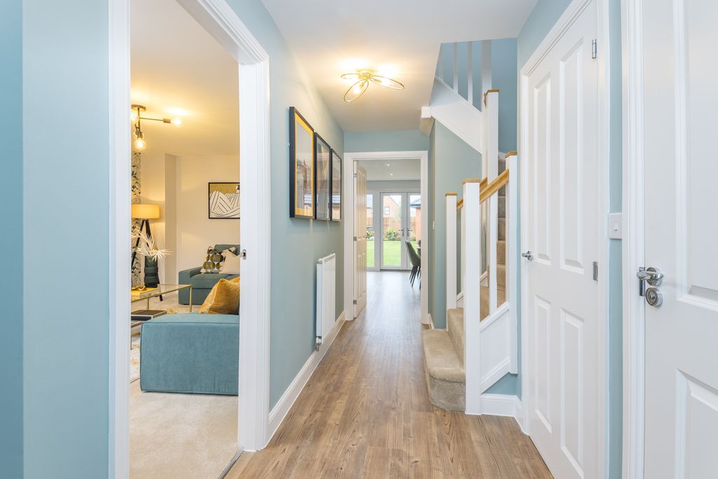 Property photo 1 of 8 Kingsley Hallway