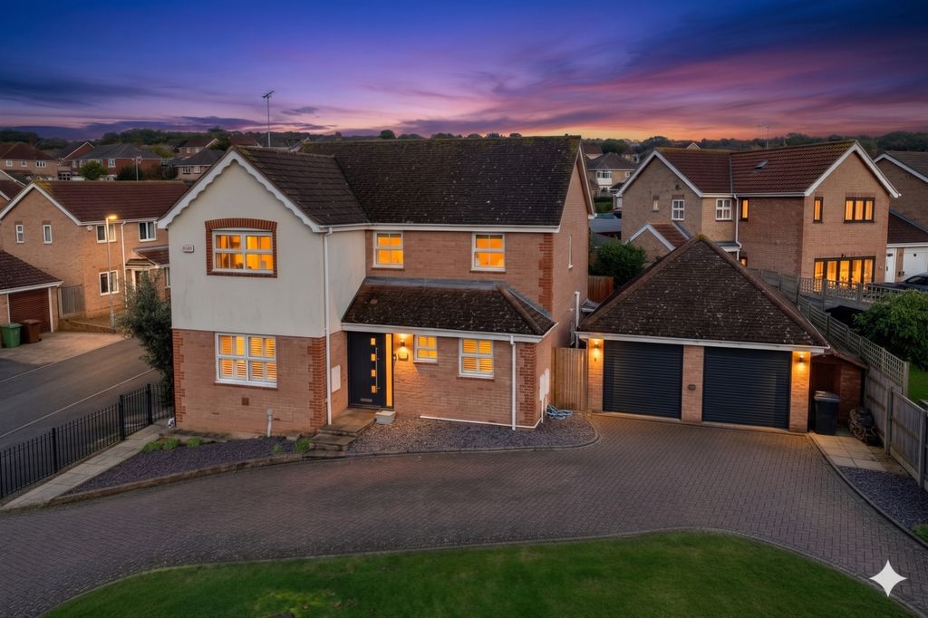 Property photo 1 of 15 Front Dusk