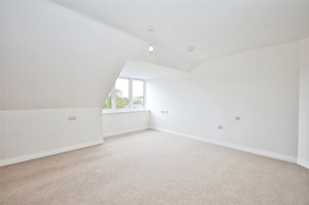 Property photo 3 of 15 Picture No. 16