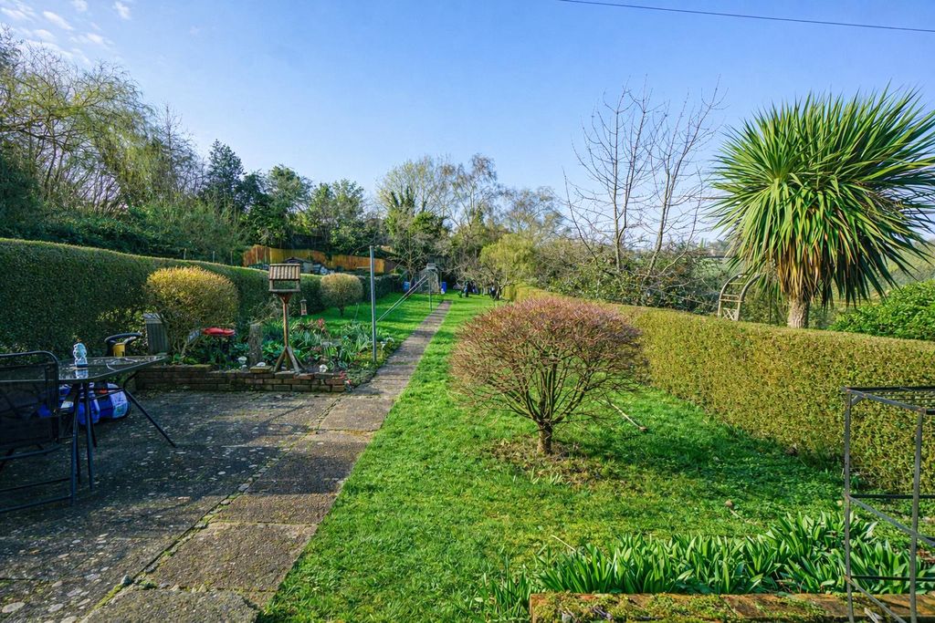 Property photo 2 of 26 709Fe88d-F2c3-4c16-A891-284A0Ad7Ab1d.Png