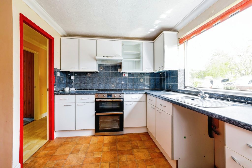 Property photo 3 of 11