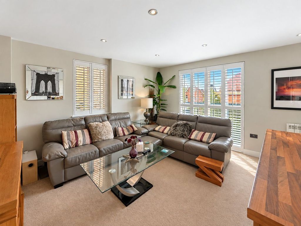 Property photo 2 of 19