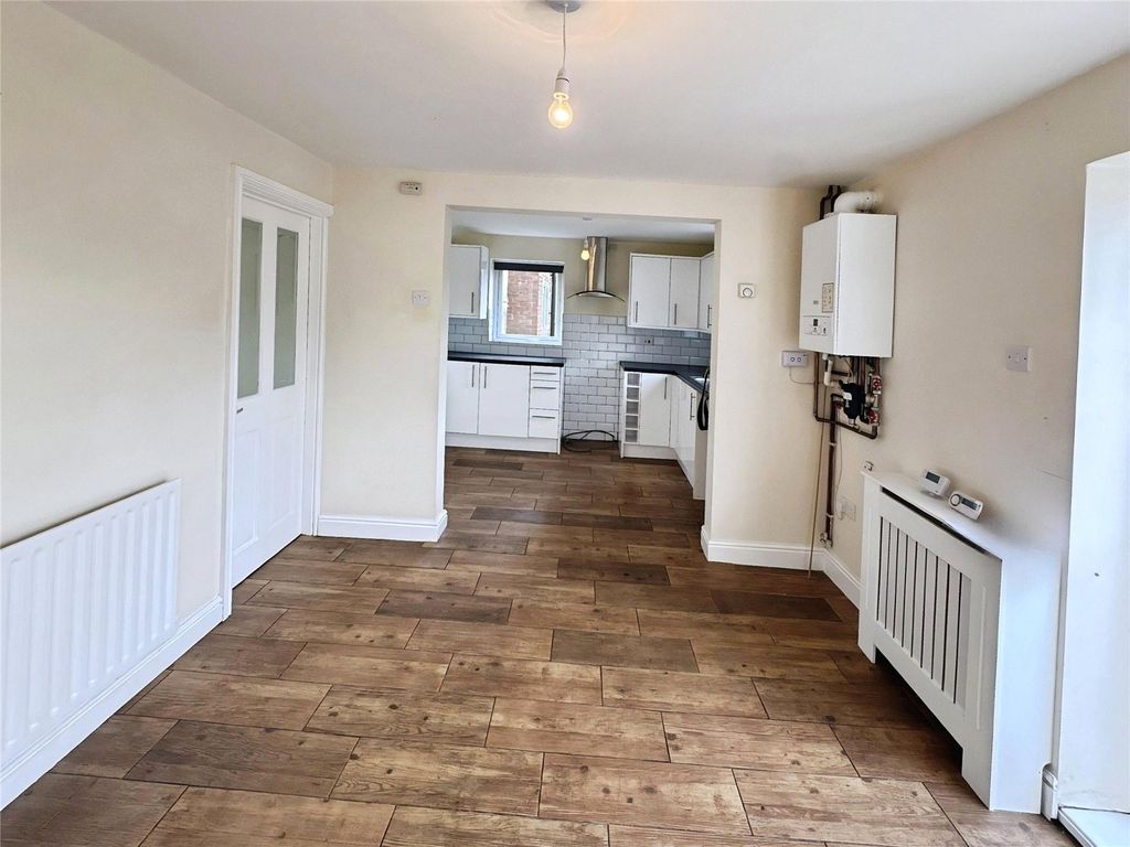 Property photo 3 of 12 Kitchen/Dining Room