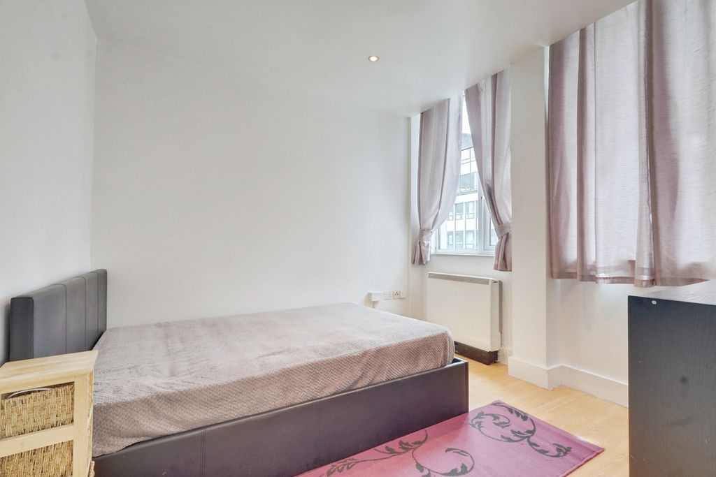 Additional image 6 of 1 bed flat for saleVictoria Avenue, Southend-On-Sea SS2
