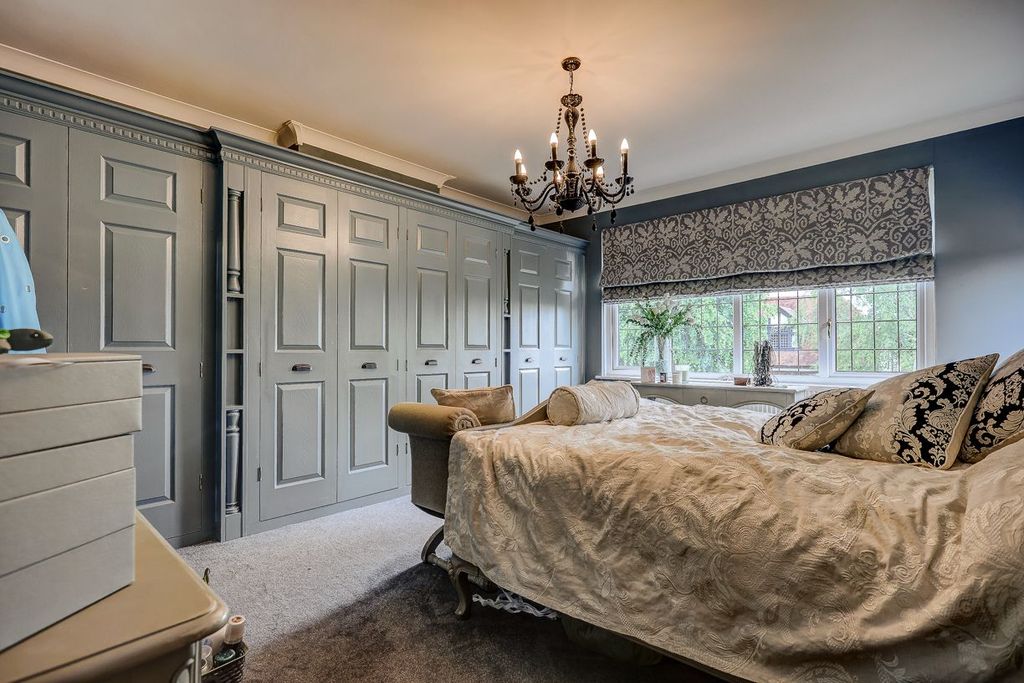 Property photo 3 of 46