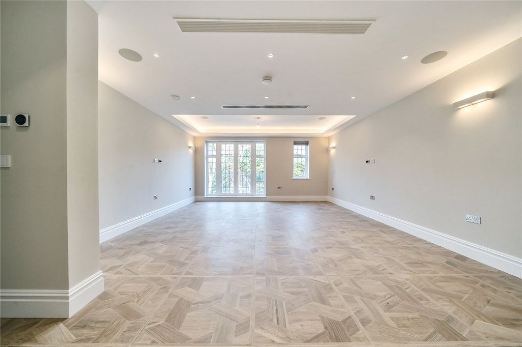 Property photo 2 of 15 Picture No. 08