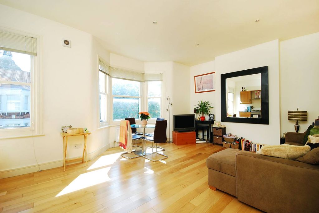 Property photo 2 of 6