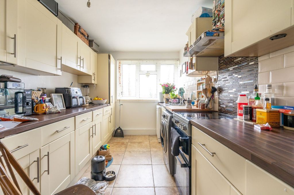 Property photo 3 of 9