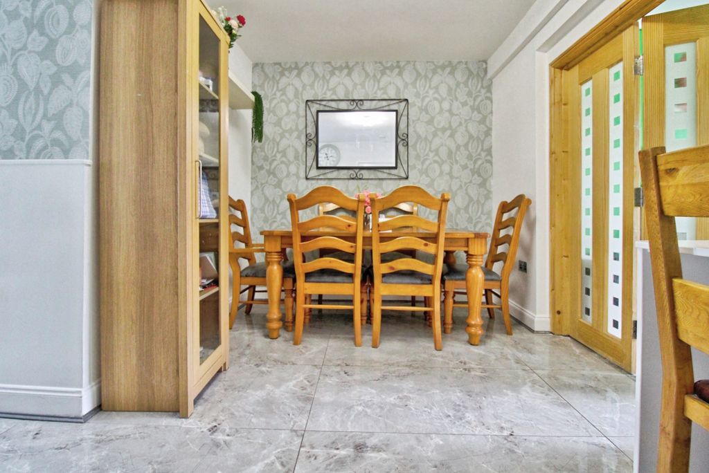 Property photo 3 of 24 3