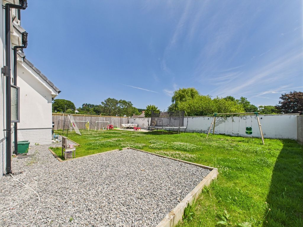 Property photo 2 of 23
