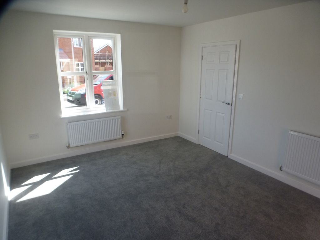 Property photo 3 of 8 P1120720