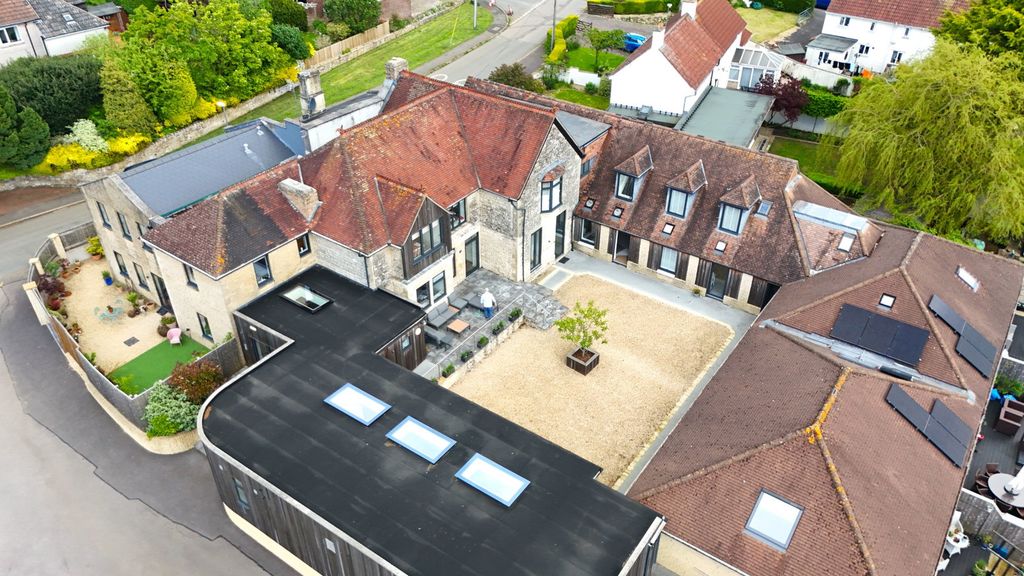 Property photo 2 of 47
