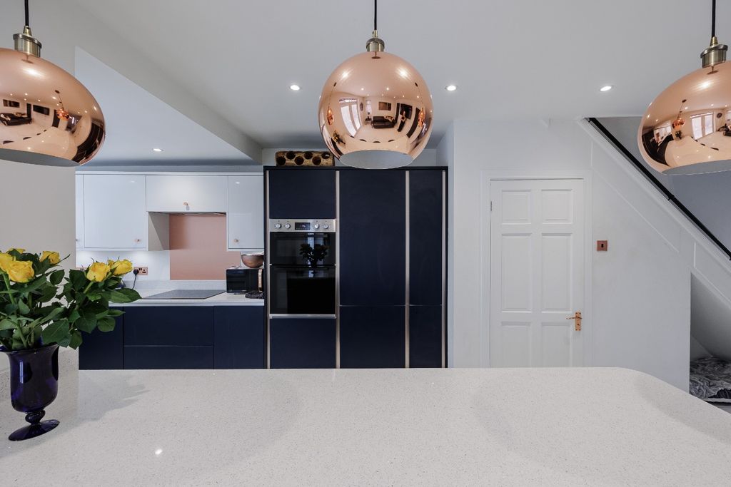 Property photo 3 of 27 4831063