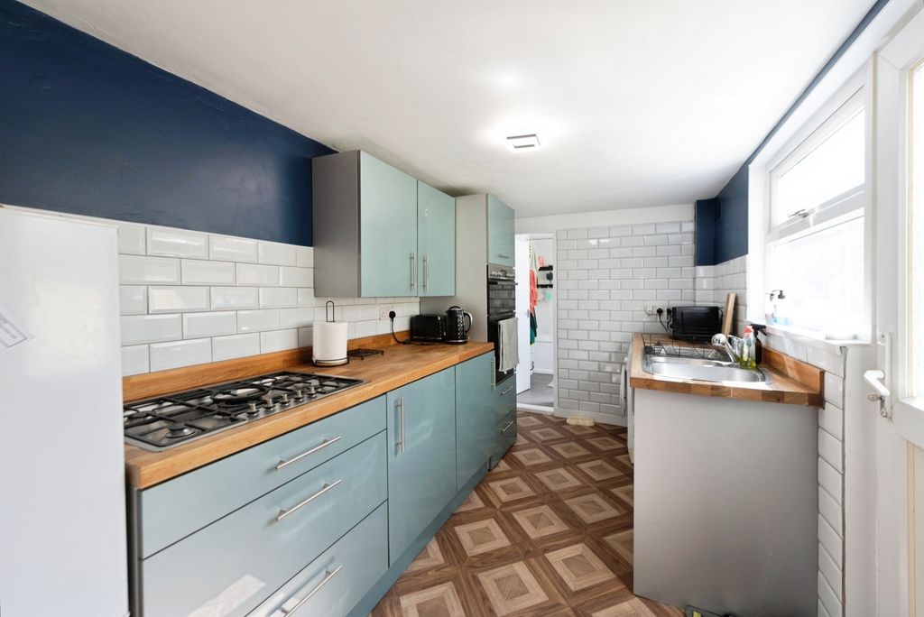 Property photo 3 of 15 Pbox-Img.Jpg