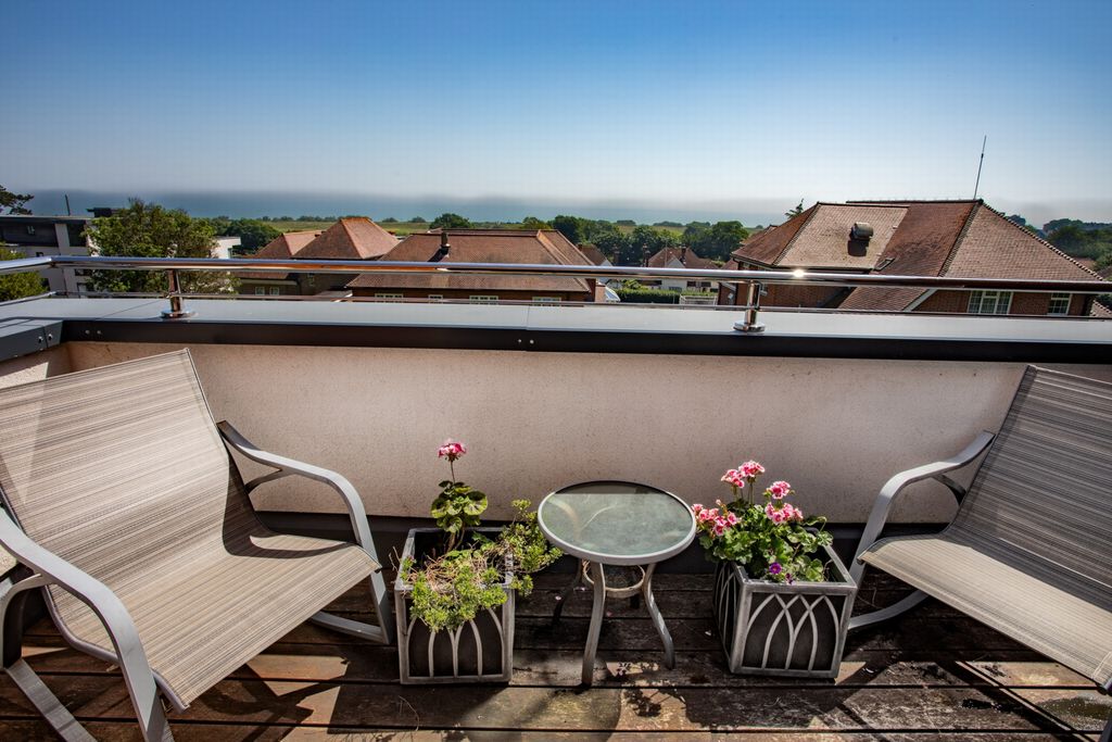Property photo 3 of 21 Balcony