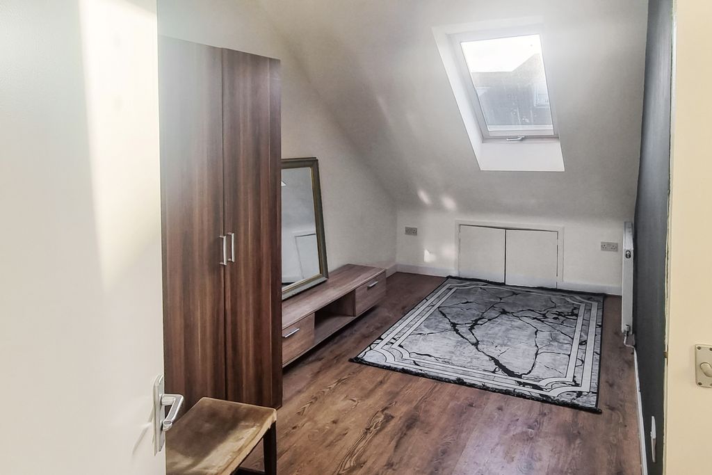 Property photo 3 of 6 Flat 3, 20B High Street, Barnet En5 5Ru