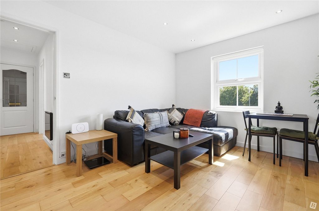 Property photo 2 of 9 Living Room