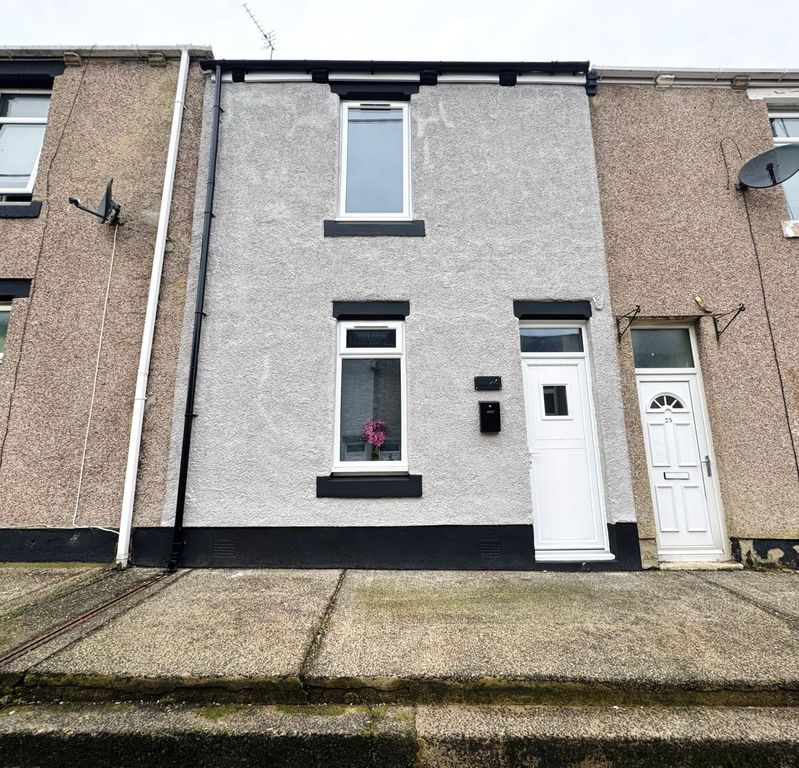 Property photo 1 of 12 Easington4