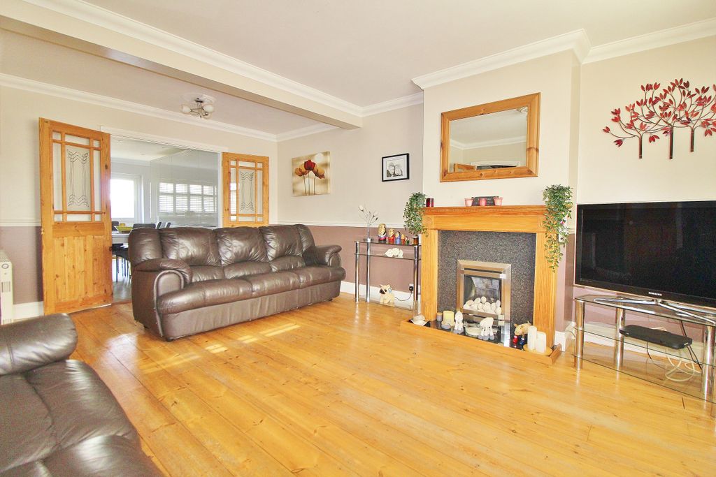 Property photo 2 of 22