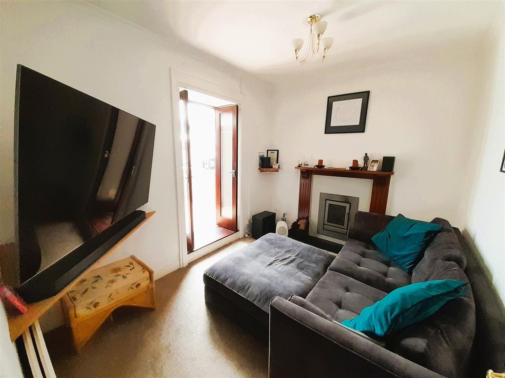 Property photo 3 of 19