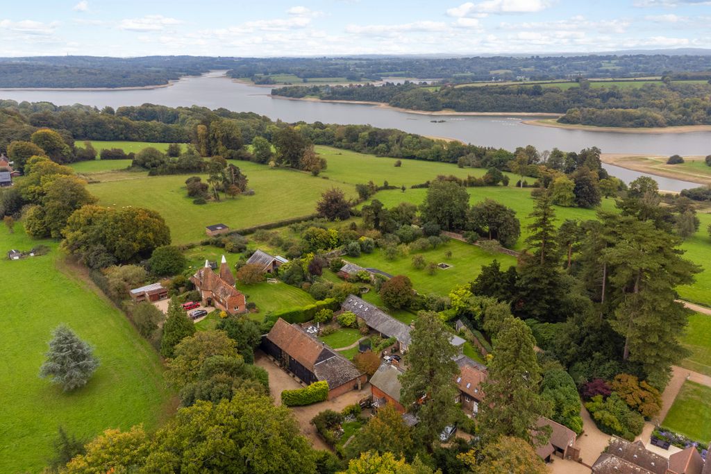 Property photo 2 of 24