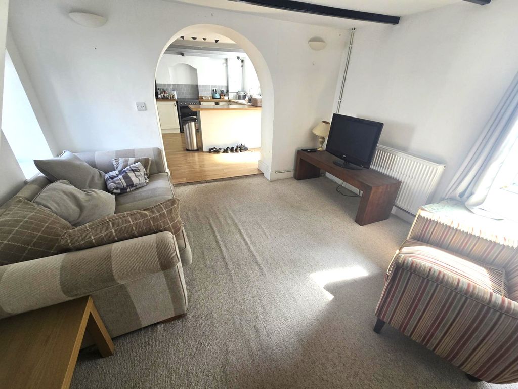 Property photo 3 of 7