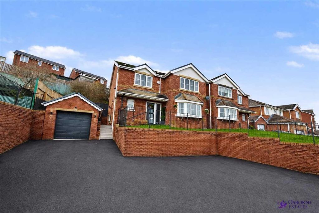 Property photo 1 of 30